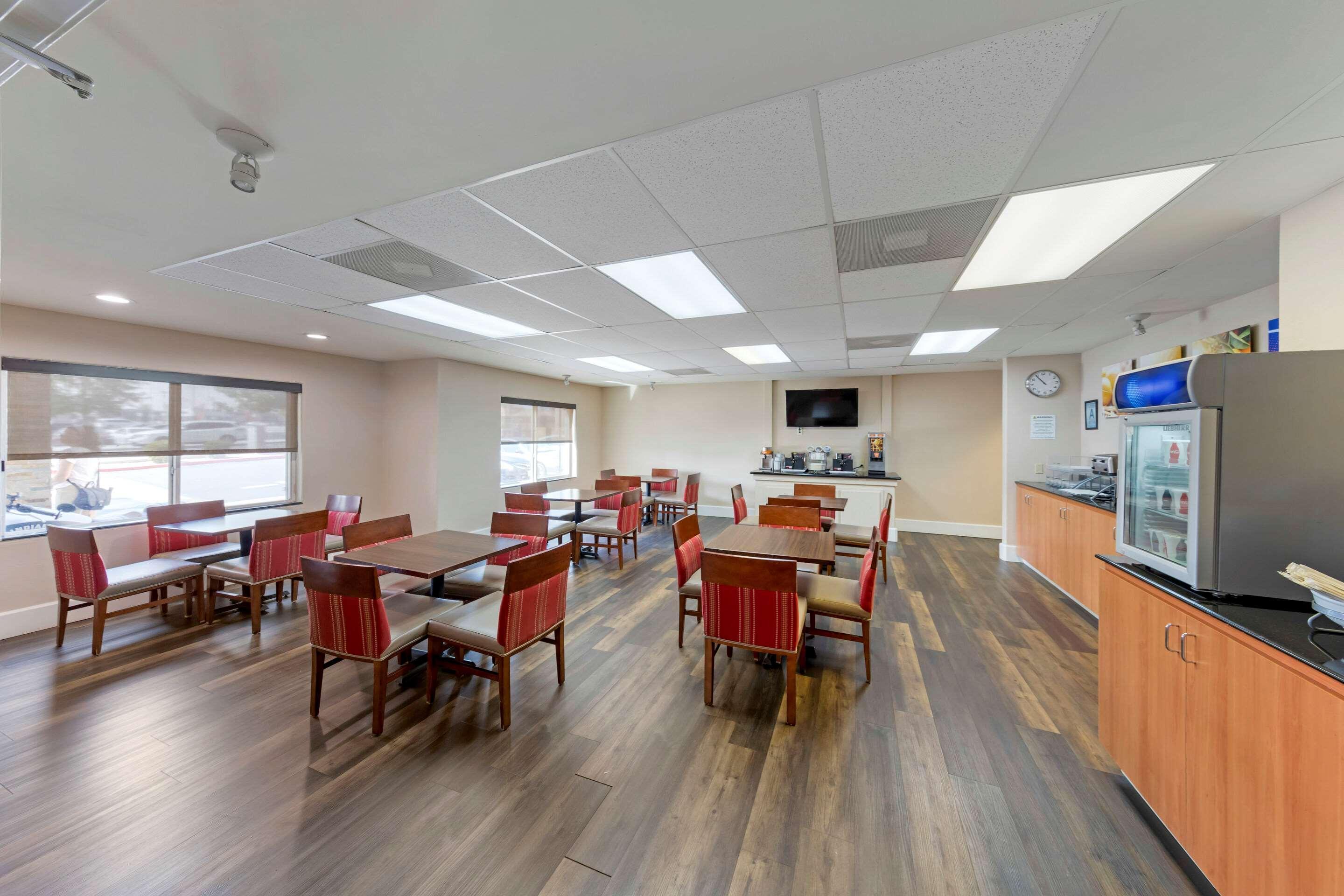 Comfort Suites Victorville-Hesperia Esterno foto