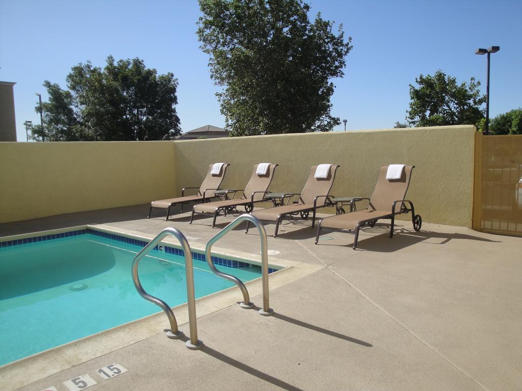 Comfort Suites Victorville-Hesperia Esterno foto