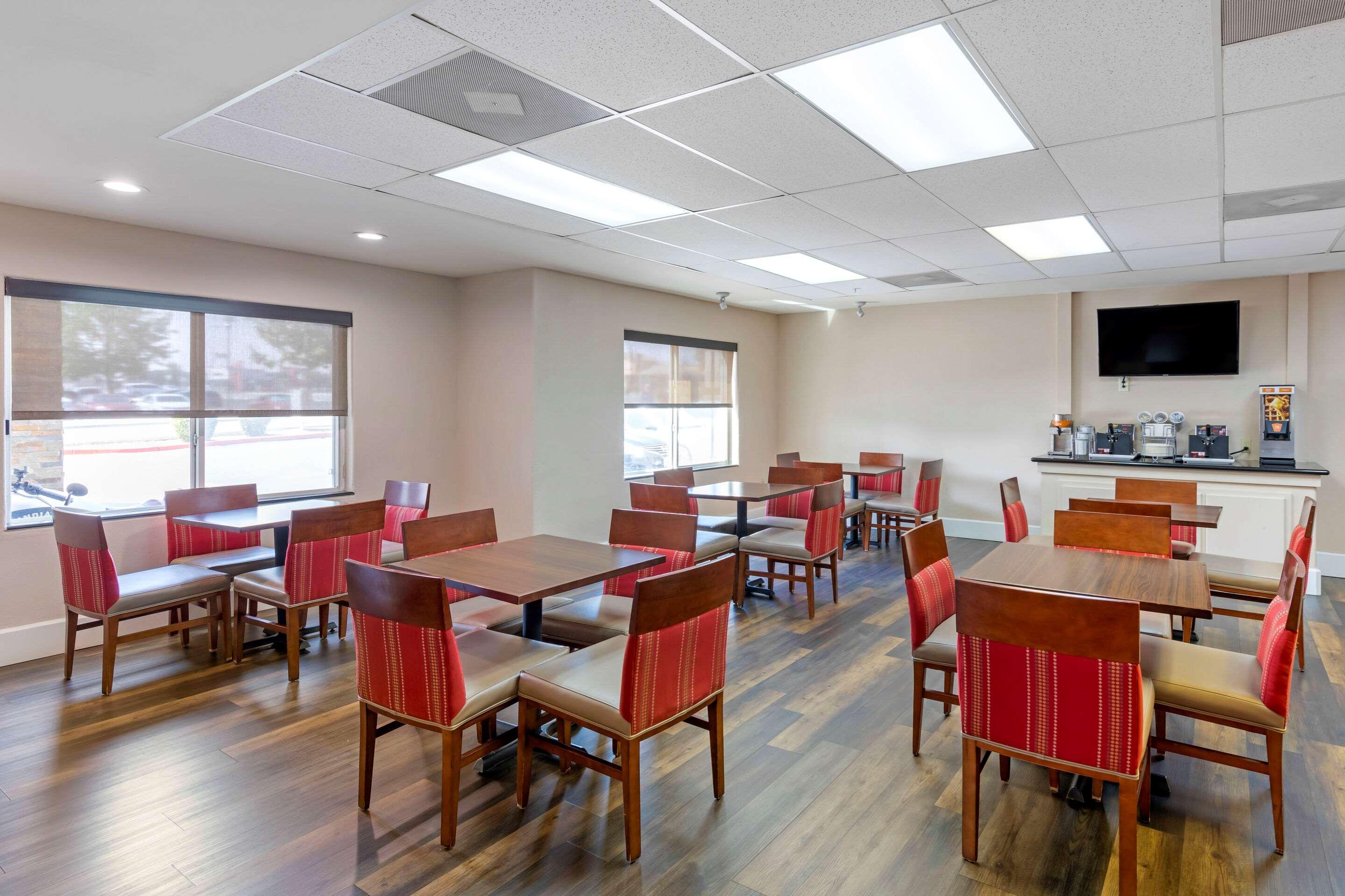 Comfort Suites Victorville-Hesperia Esterno foto